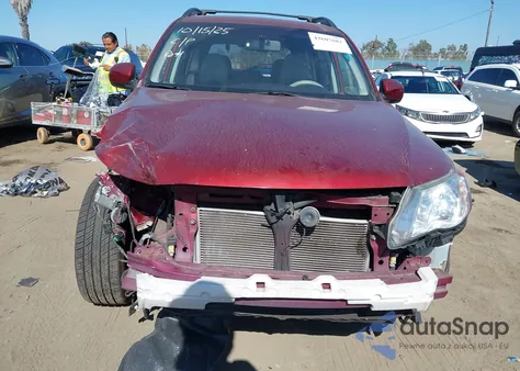 2011 Subaru Forester 2.5X Premium из США, поврежденный, VIN JF2SHBDC4BH736124